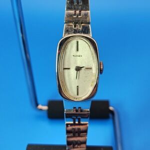 Vintage 1961 Timex 24mm Oval Women's Mechanical Wind Watch‎ Fully Restored Runs